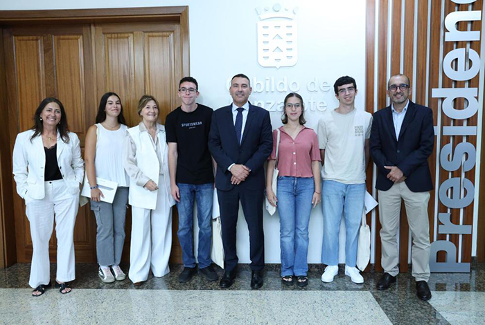 El Cabildo reconoce a los cuatro alumnos de Lanzarote con las mejores notas de la PAU en la provincia de Las Palmas