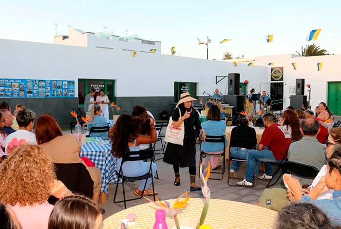 Playa Blanca abre sus Fiestas del Carmen con un emotivo homenaje a la historia del pueblo
