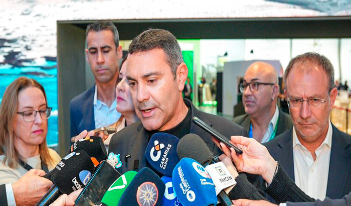 El Cabildo asegura transporte público gratuito en 2025 a pesar de las trabas del Gobierno centra