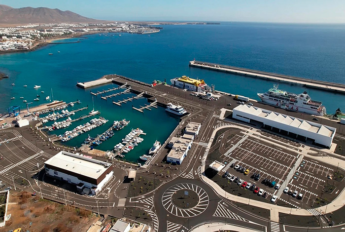 El Gobierno garantiza a Yaiza su impulso al turismo de cruceros a través de Promotur Canarias